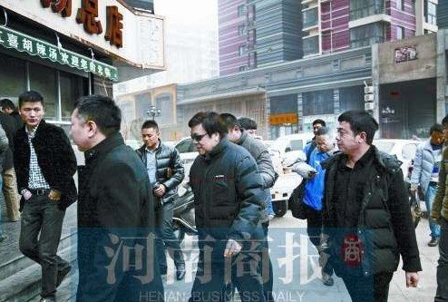 ��������ϺȺ�������Χ�ۣ����ҵ���ˣ ������