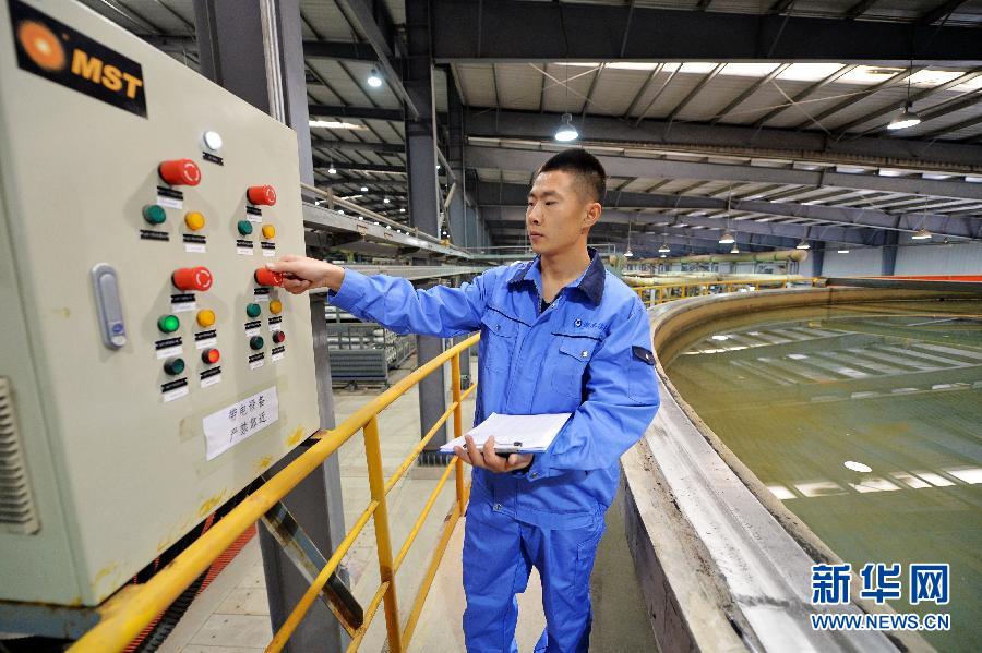 �ӱ������飺��ˮ������������ʾ����Ŀ����Ͷ��