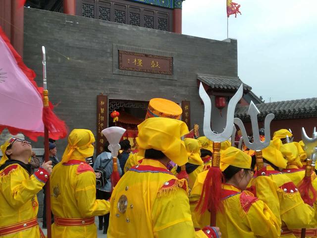 �����鴺�����洫ͳ���ᣬ�����׽�����Ů�񿪺���